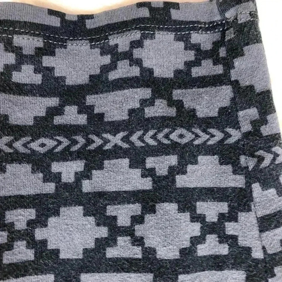 PINK By Victoria’s Secret Grey & Black Leggings SM - Picture 3 of 15